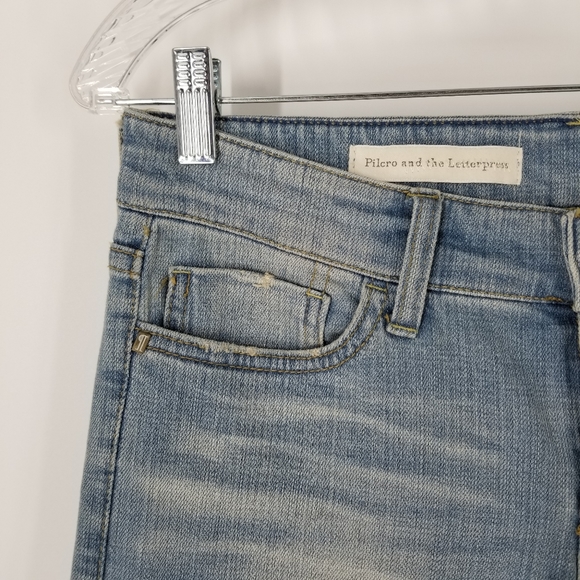 Pilcro Anthro Hyphen 26P Embroidered Faded Jeans - Picture 2 of 11